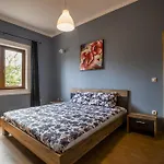 Ava Apartmani